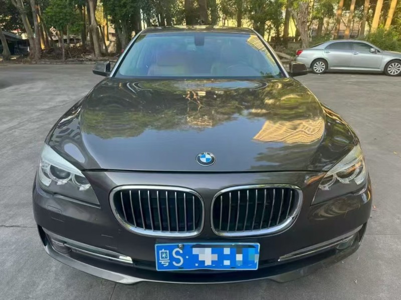 广州13年宝马7系1