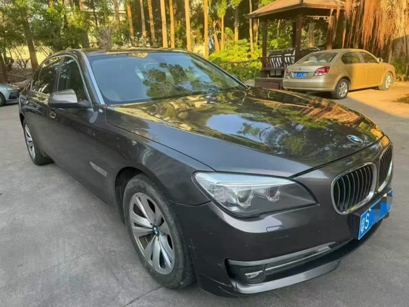 广州13年宝马7系2