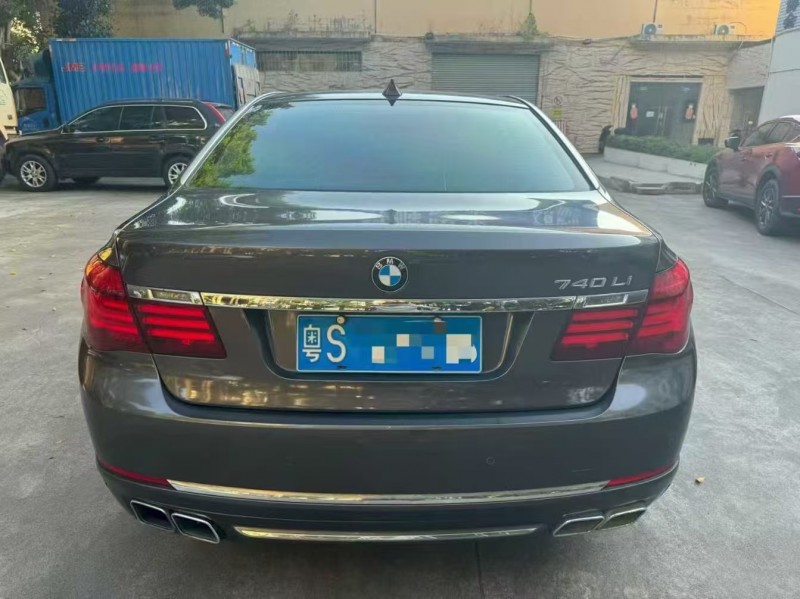 广州13年宝马7系9