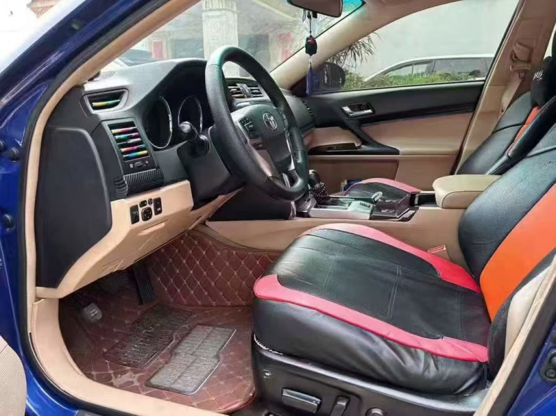 广州12年丰田锐志5