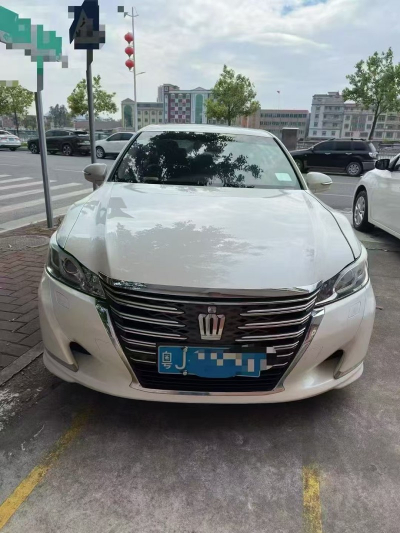 广州16年丰田皇冠1