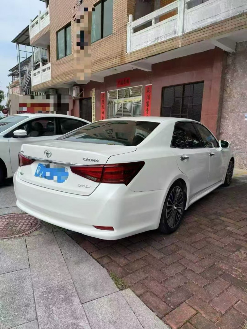 广州16年丰田皇冠7