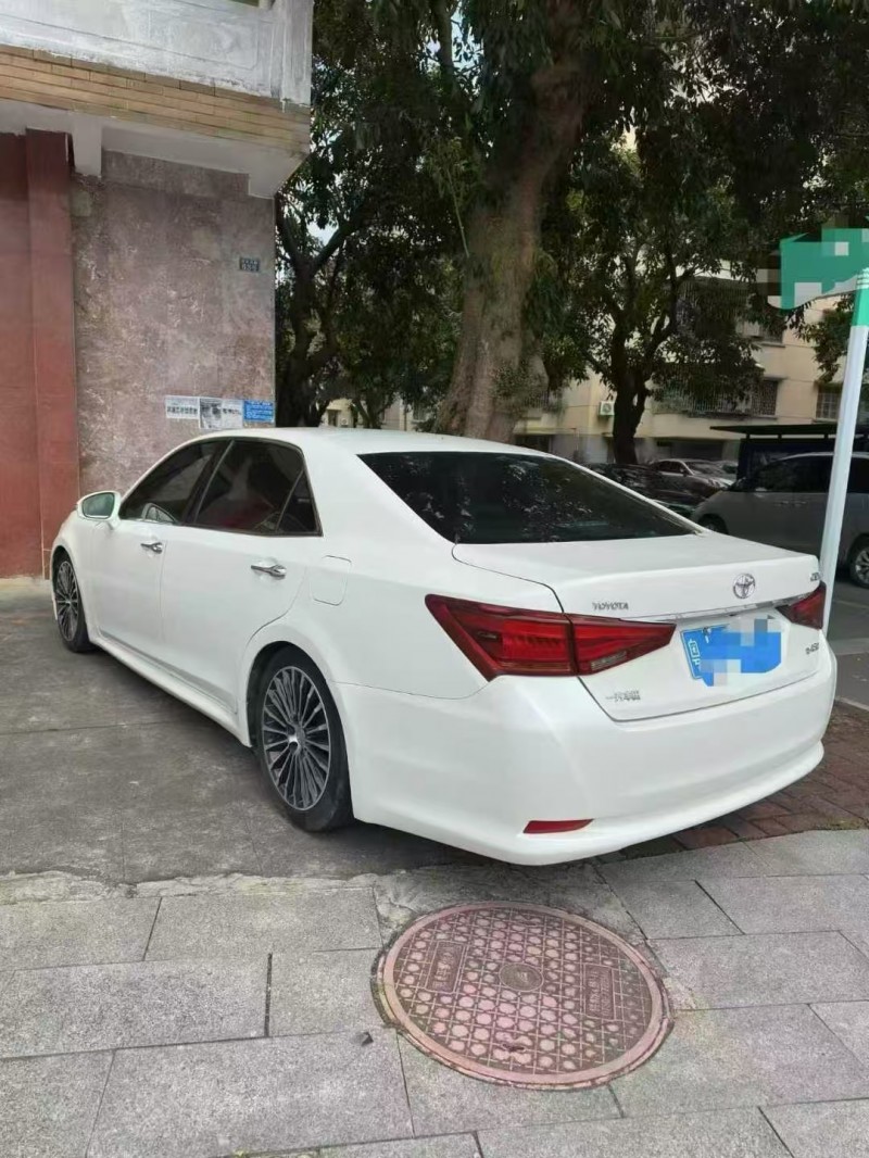 广州16年丰田皇冠8