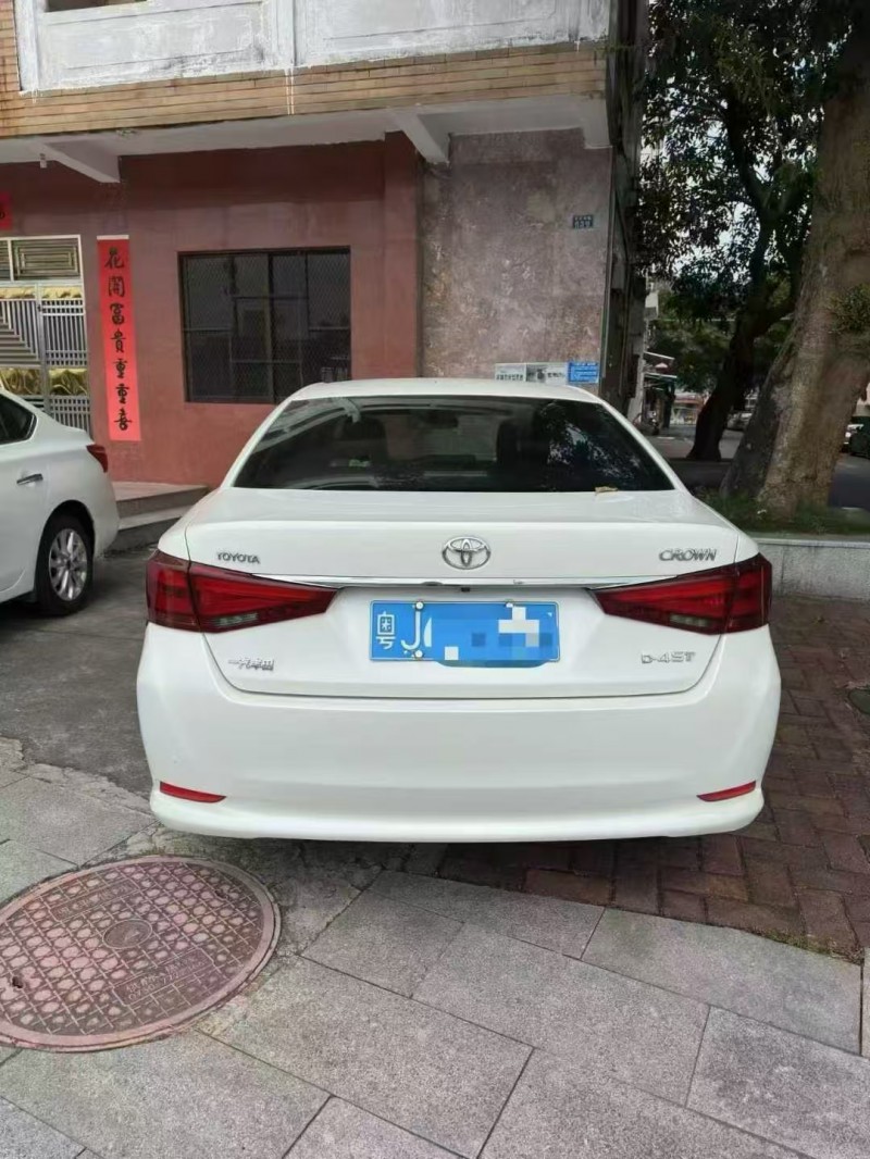 广州16年丰田皇冠9