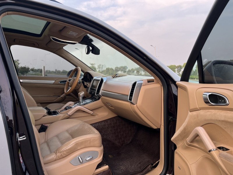 盐城15年保时捷卡宴6