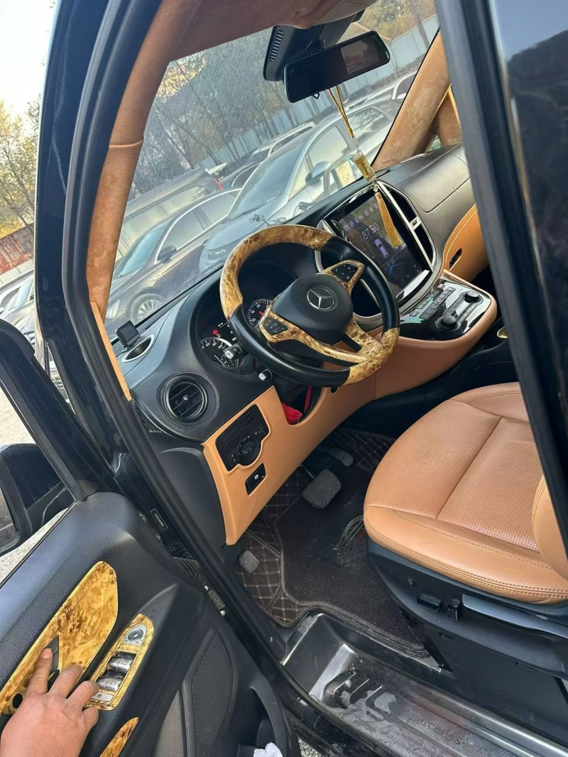 阳泉18年奔驰威霆3