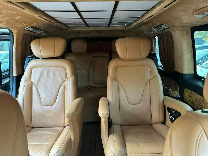 阳泉18年奔驰威霆4