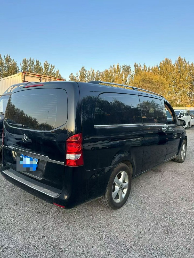 阳泉18年奔驰威霆7