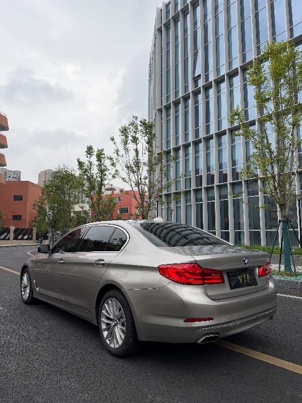 成都19年宝马5系4