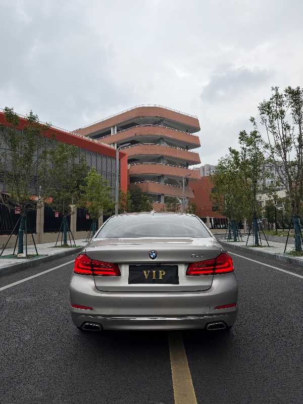 成都19年宝马5系5