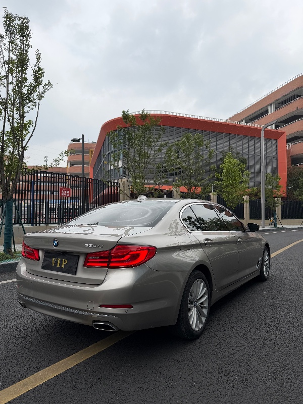 成都19年宝马5系6