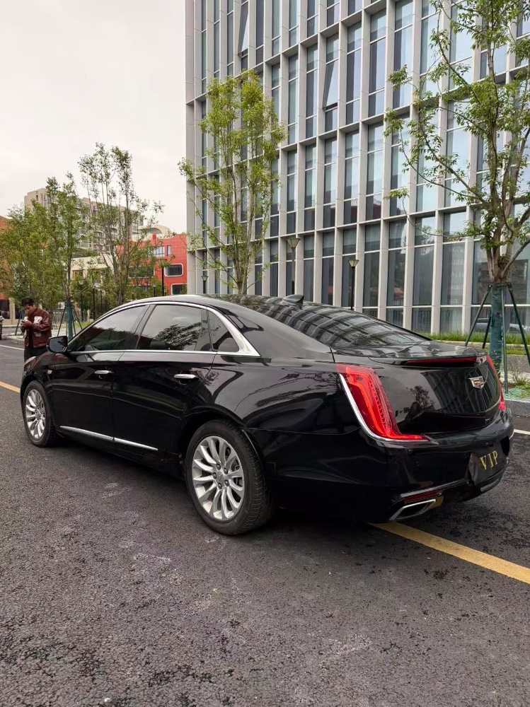 成都19年凯迪拉克XTS4
