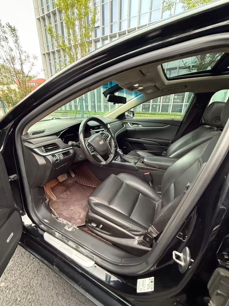 成都19年凯迪拉克XTS7