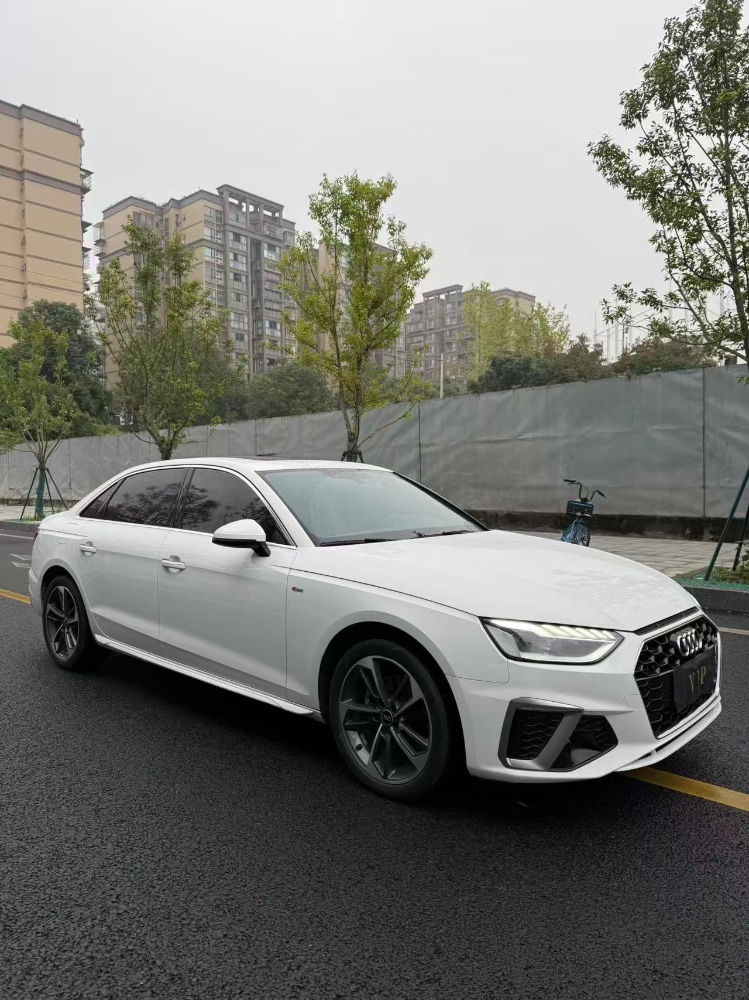 成都24年奥迪A4L2