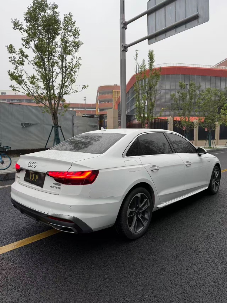 成都24年奥迪A4L6