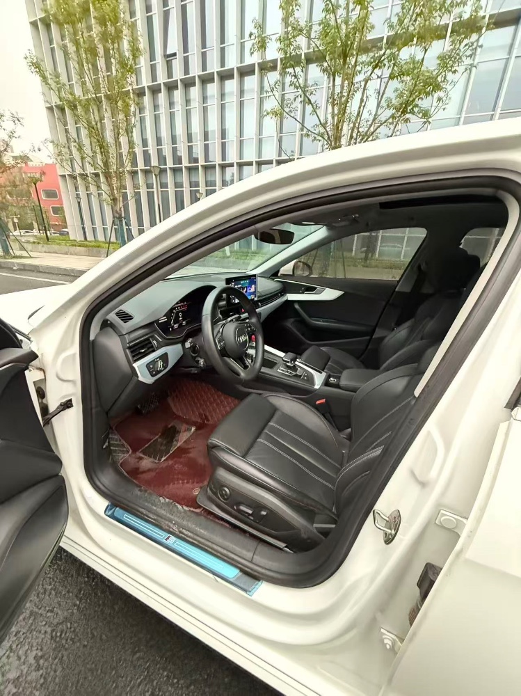 成都24年奥迪A4L7