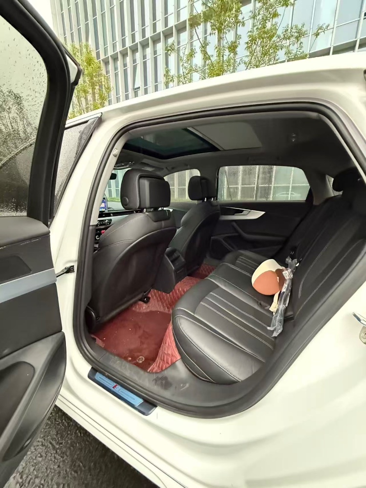 成都24年奥迪A4L8