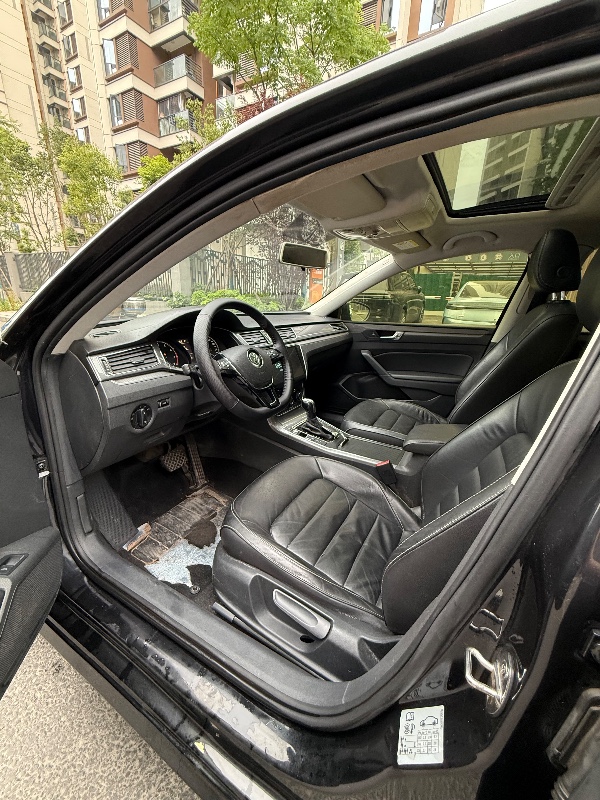 成都18年大众帕萨特7