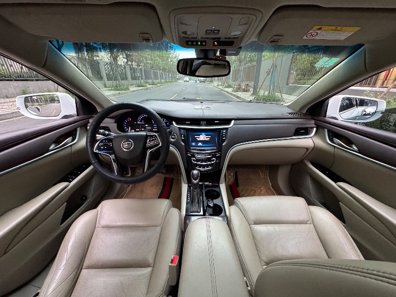 成都16年凯迪拉克XTS8