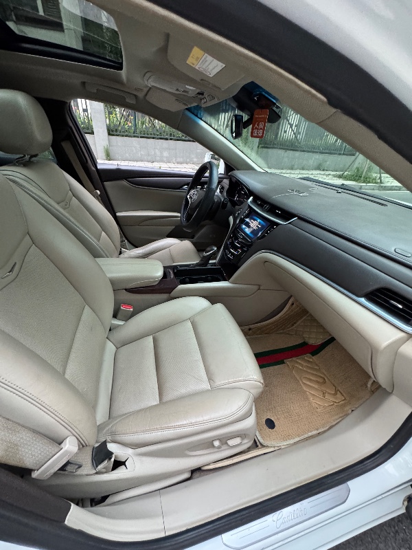 成都16年凯迪拉克XTS9