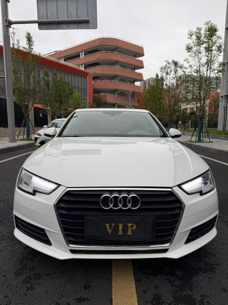 成都17年奥迪A4L1