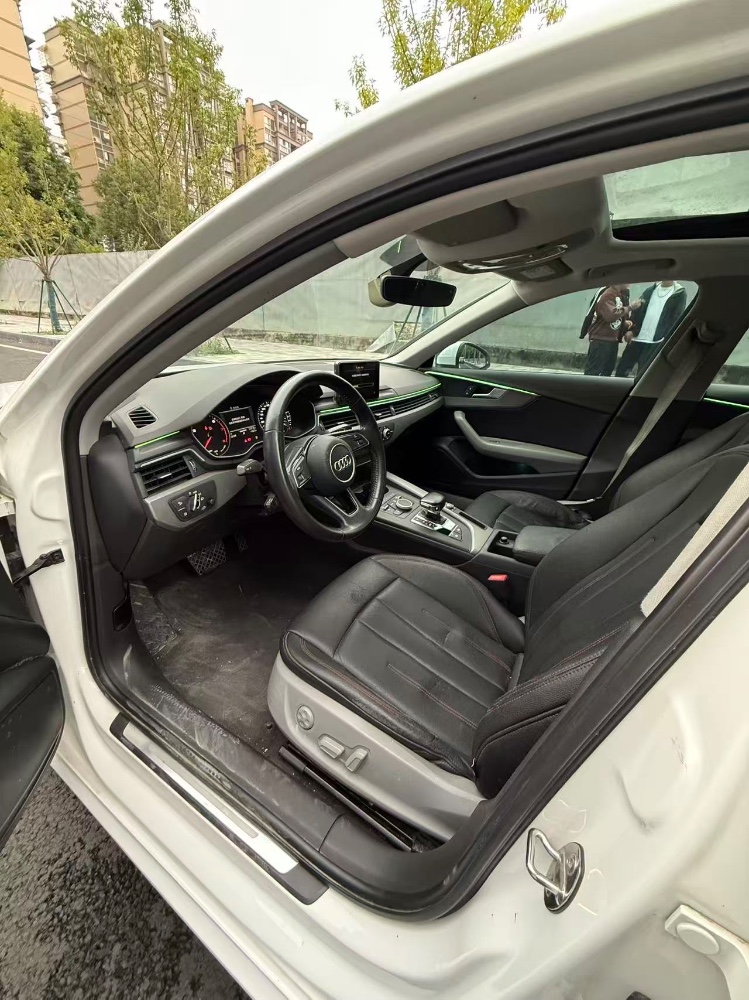 成都17年奥迪A4L7