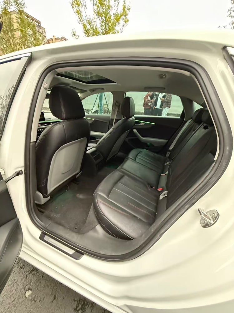 成都17年奥迪A4L8