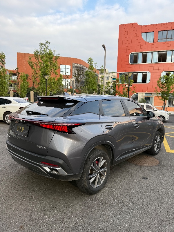 成都24年奇瑞欧萌达6