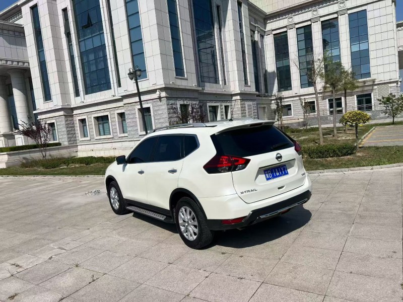 沧州21年日产奇骏5