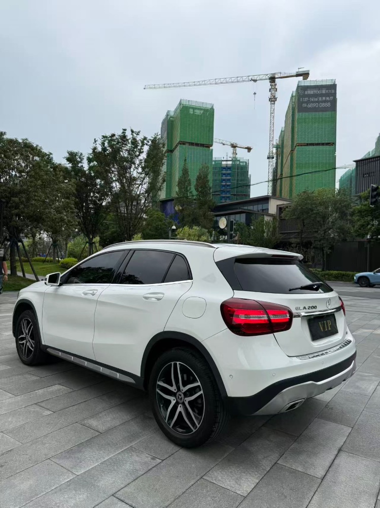 成都18年奔驰GLA4