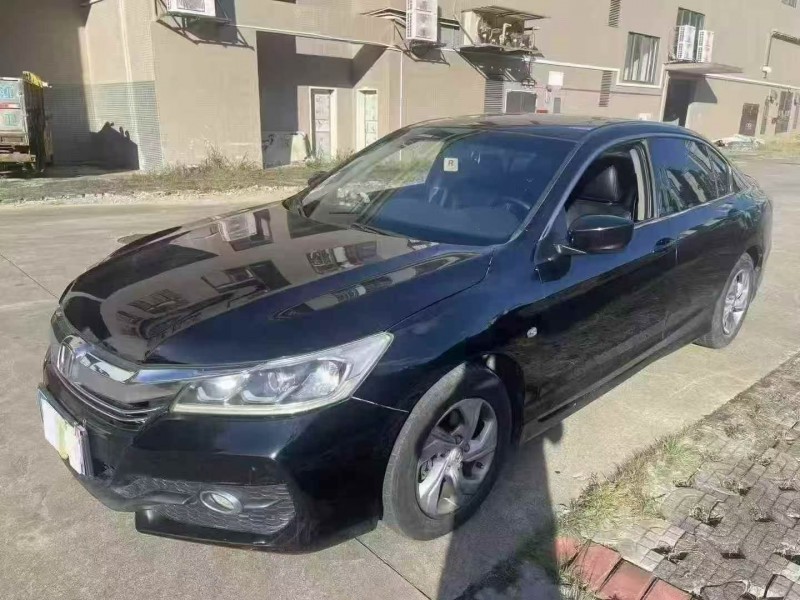 汕头16年本田雅阁2