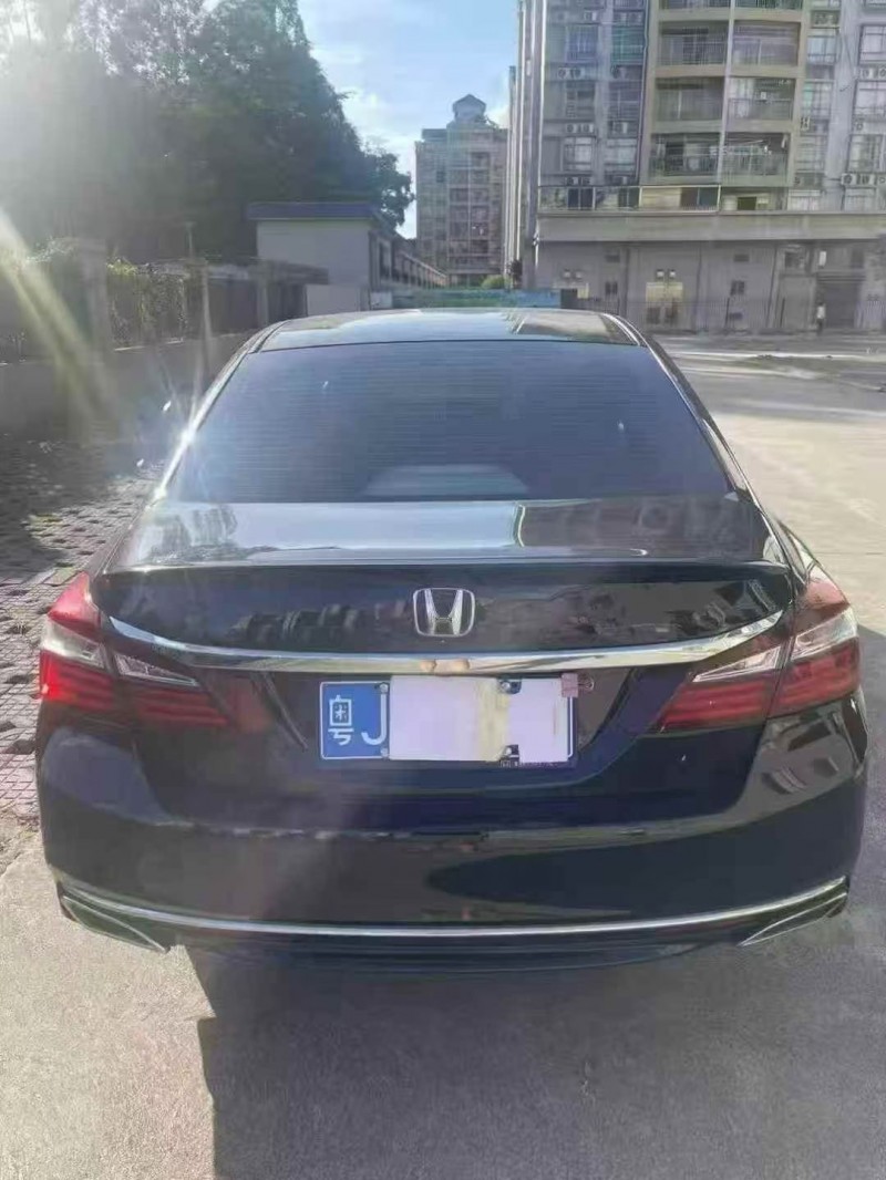 汕头16年本田雅阁9