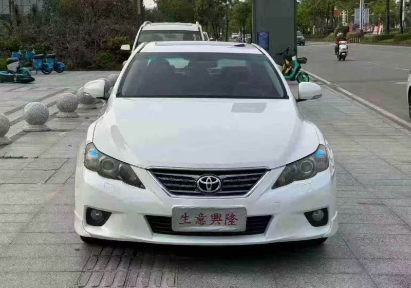 珠海13年丰田锐志1