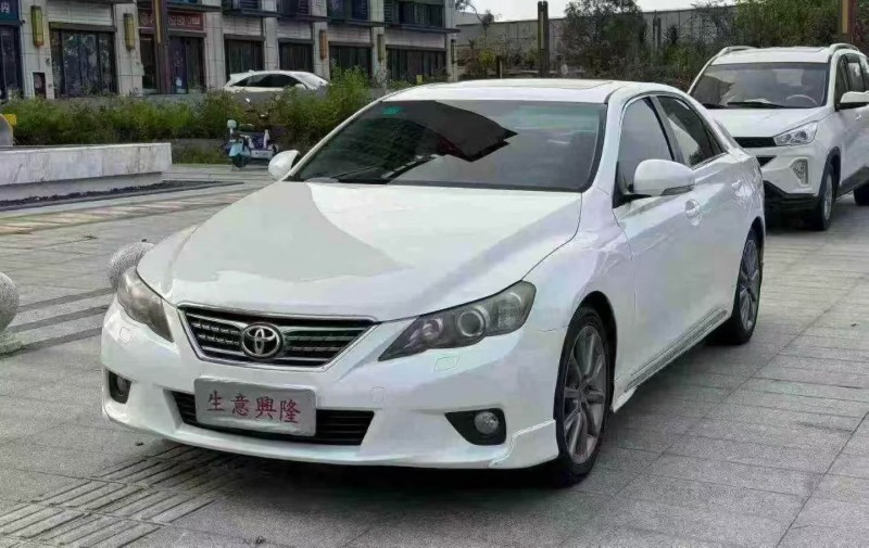 珠海13年丰田锐志2