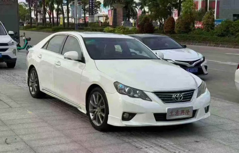 珠海13年丰田锐志3
