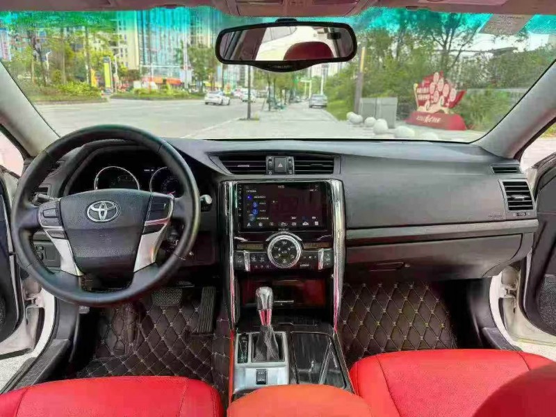 珠海13年丰田锐志5