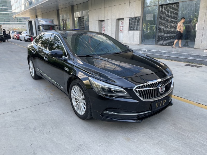 济宁19年别克君越2