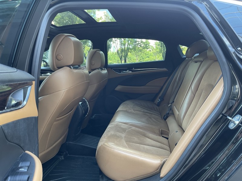 济宁19年别克君越5