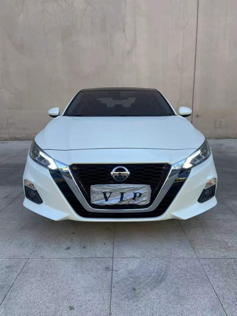 营口20年日产天籁1