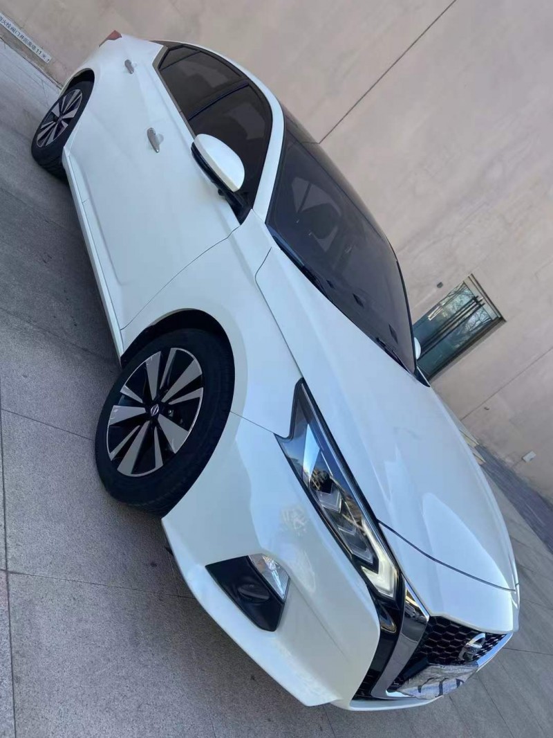 营口20年日产天籁2