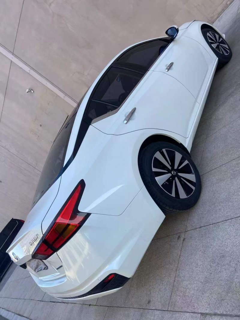 营口20年日产天籁8