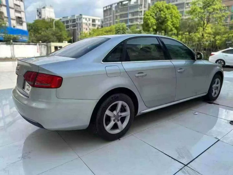 珠海12年奥迪A4L8