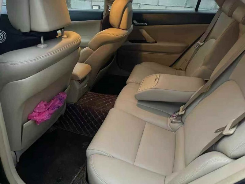 深圳10年丰田锐志4