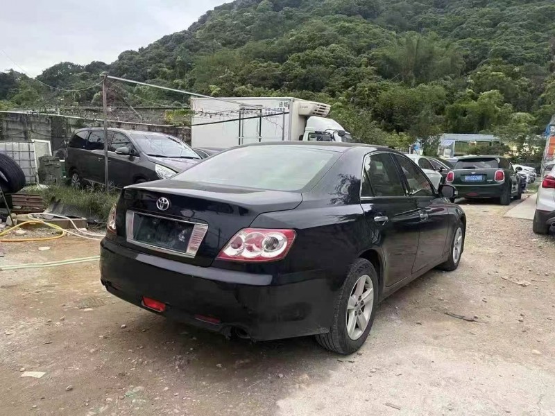 深圳10年丰田锐志8