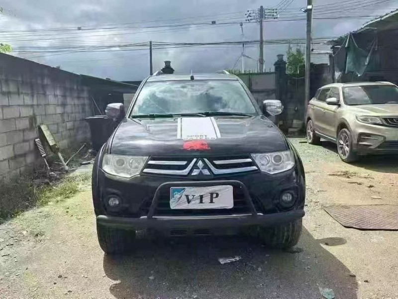 佛山16年三菱帕杰罗·劲畅1