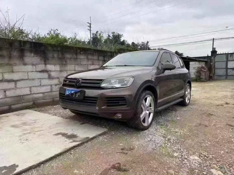 深圳14年大众途锐2