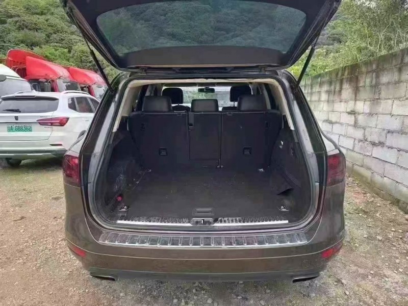 深圳14年大众途锐6