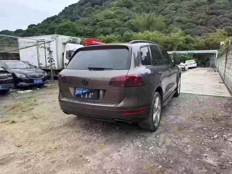 深圳14年大众途锐7