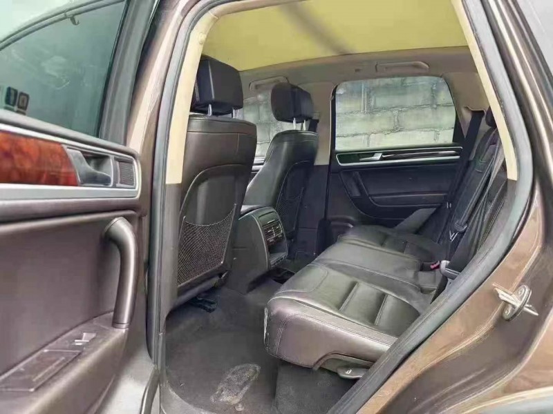 深圳14年大众途锐9