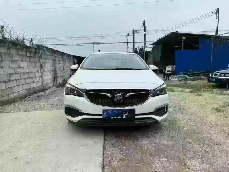 佛山19年别克威朗1